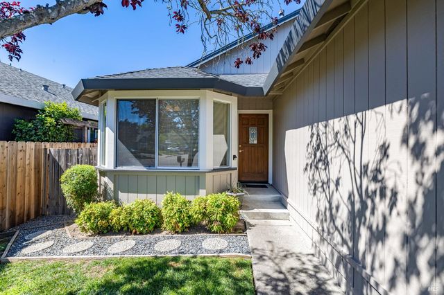 2429 Lemur St, Santa Rosa, CA 95401