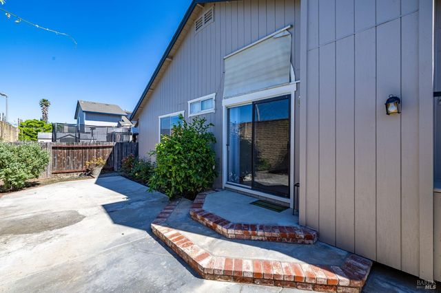 2429 Lemur St, Santa Rosa, CA 95401