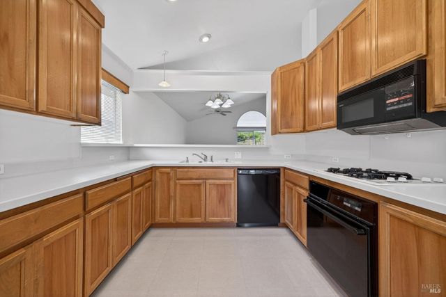 2429 Lemur St, Santa Rosa, CA 95401