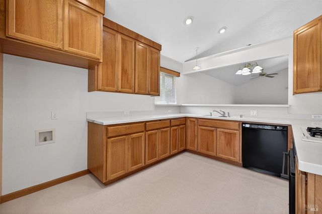 2429 Lemur St, Santa Rosa, CA 95401