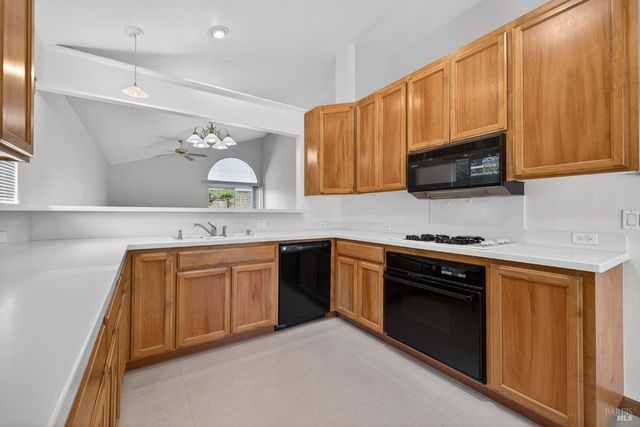 2429 Lemur St, Santa Rosa, CA 95401