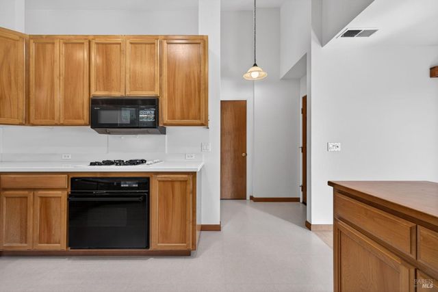 2429 Lemur St, Santa Rosa, CA 95401