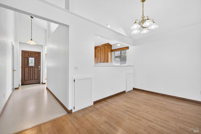 2429 Lemur St, Santa Rosa, CA 95401