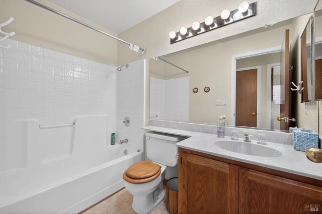 2429 Lemur St, Santa Rosa, CA 95401