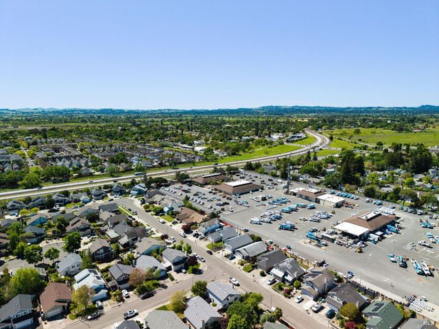 2429 Lemur St, Santa Rosa, CA 95401