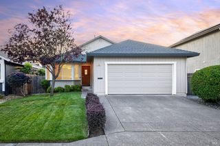 2429 Lemur St, Santa Rosa, CA 95401