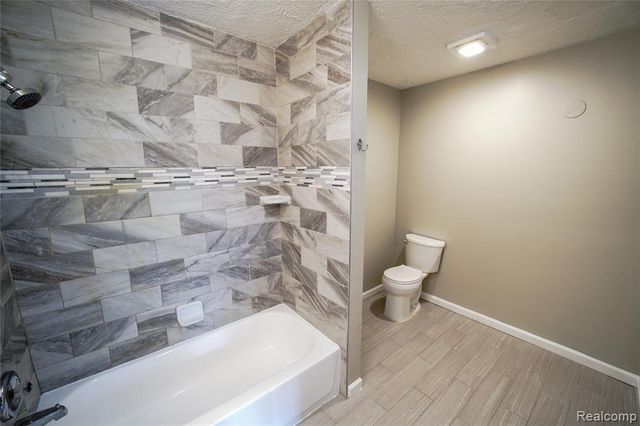 8365 Pontiac Lake Road 12, White Lake, MI 48386