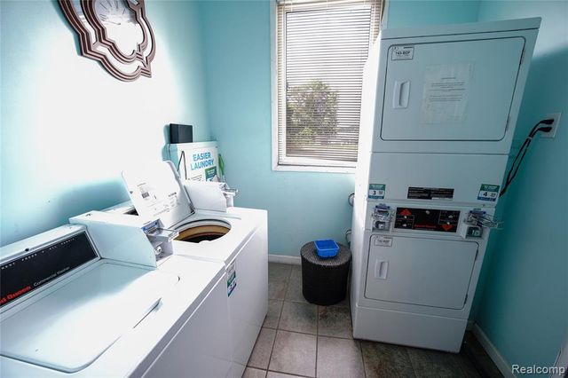 8365 Pontiac Lake Road 12, White Lake, MI 48386