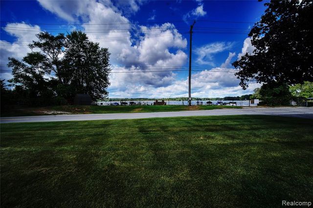 8365 Pontiac Lake Road 12, White Lake, MI 48386