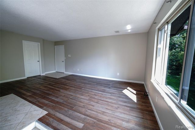 8365 Pontiac Lake Road 12, White Lake, MI 48386