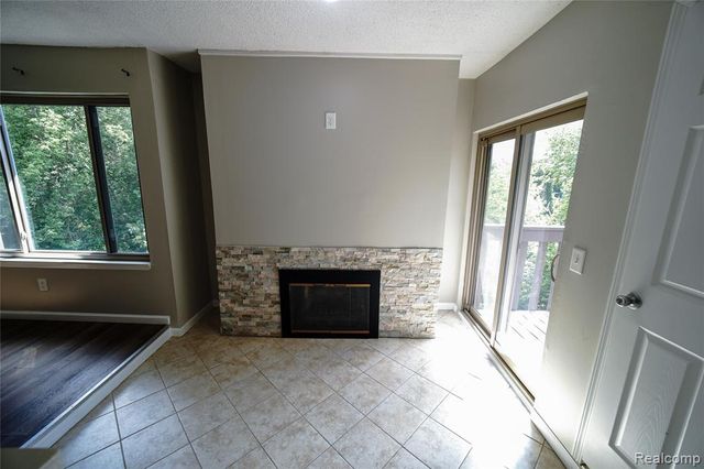 8365 Pontiac Lake Road 12, White Lake, MI 48386