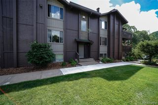 8365 Pontiac Lake Road 12, White Lake, MI 48386