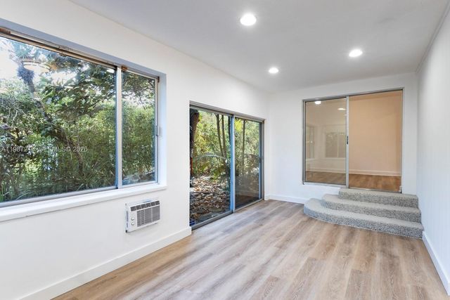 2515 Overbrook St, Miami, FL 33133