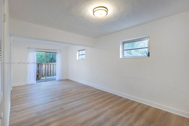 2515 Overbrook St, Miami, FL 33133