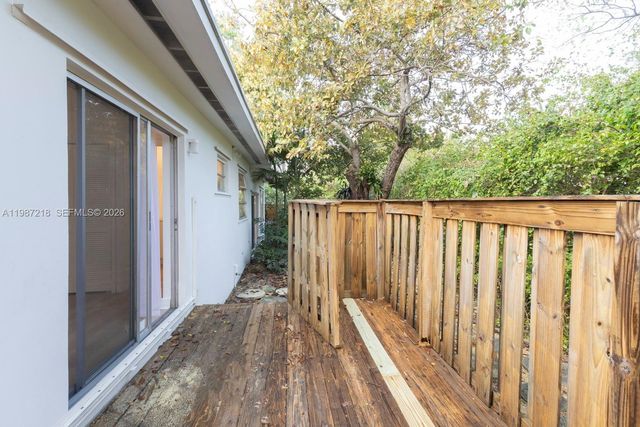 2515 Overbrook St, Miami, FL 33133