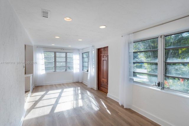 2515 Overbrook St, Miami, FL 33133