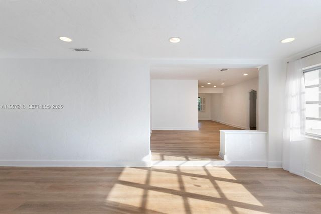 2515 Overbrook St, Miami, FL 33133