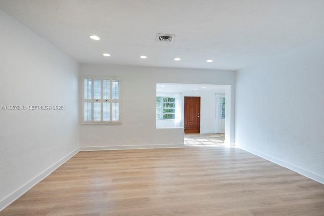 2515 Overbrook St, Miami, FL 33133