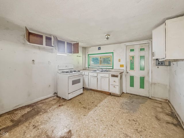 3317 S Lyons Avenue, Indianapolis, IN 46221