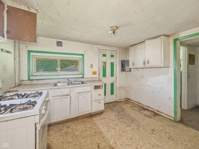 3317 S Lyons Avenue, Indianapolis, IN 46221