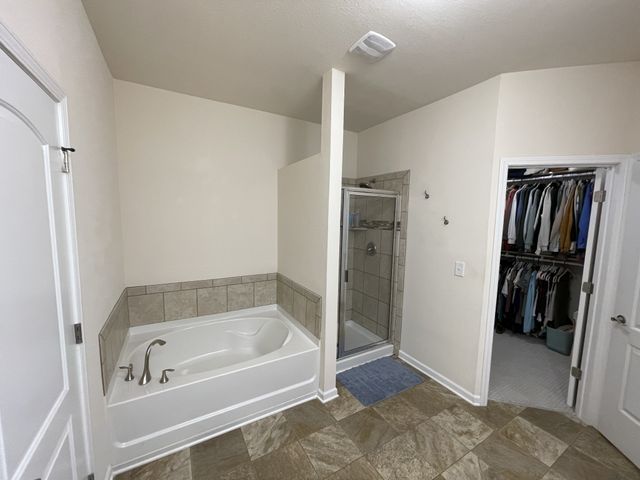 548 Smoky Mountains Dr, Gallatin, TN 37066