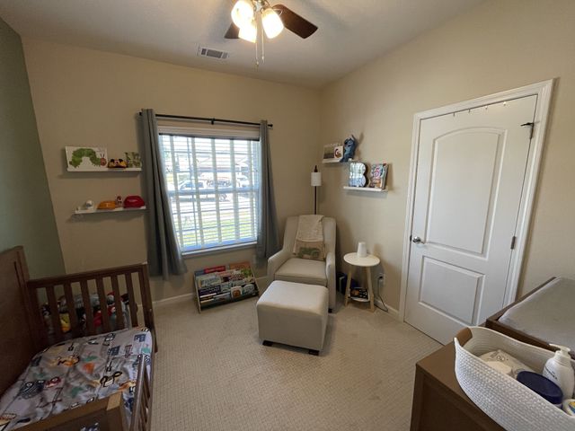 548 Smoky Mountains Dr, Gallatin, TN 37066