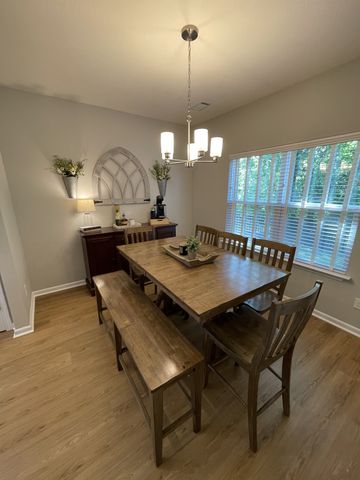 548 Smoky Mountains Dr, Gallatin, TN 37066