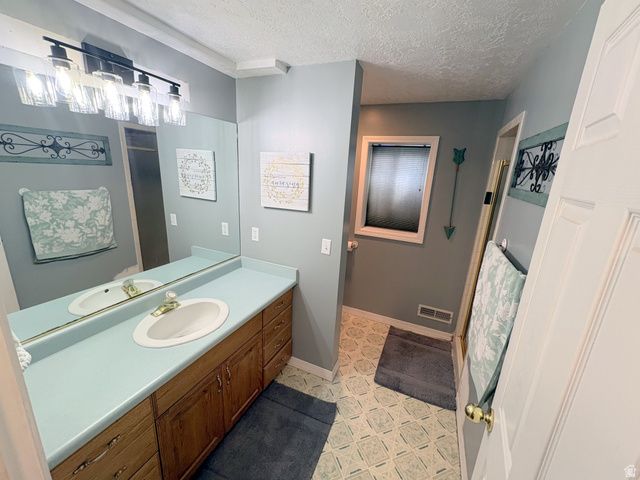 11228 S 2515 W, South Jordan, UT 84095