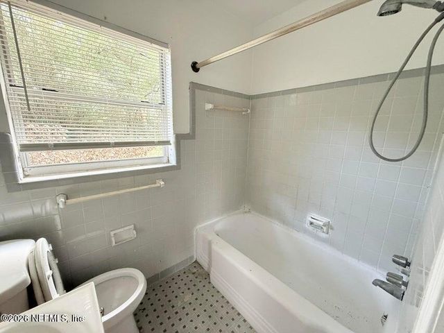 7007 LUCKY Drive E, Jacksonville, FL 32208