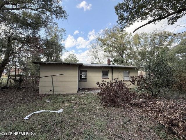 7007 LUCKY Drive E, Jacksonville, FL 32208