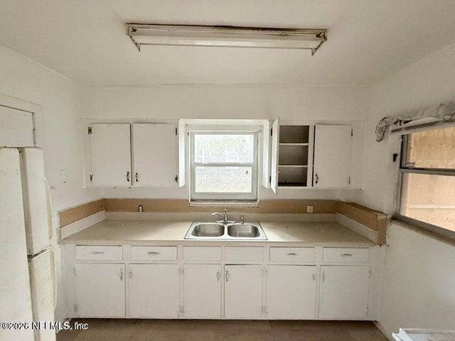 7007 LUCKY Drive E, Jacksonville, FL 32208