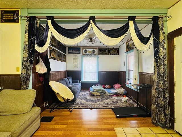 302 N Wheeling Avenue, Kansas City, MO 64123