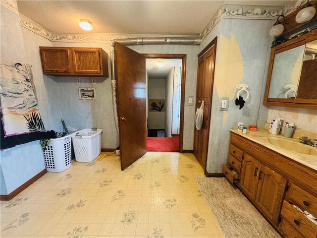 302 N Wheeling Avenue, Kansas City, MO 64123