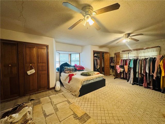 302 N Wheeling Avenue, Kansas City, MO 64123