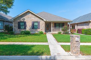 668 Sagewood Pkwy, Seguin, TX 78155