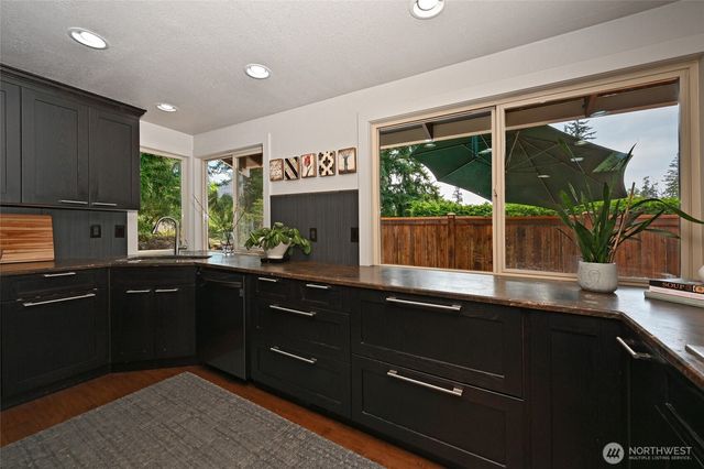 23926 106th Place W, Edmonds, WA 98020