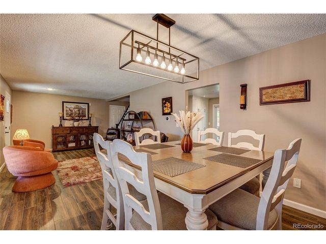 572 E Long Cir, Centennial, CO 80122