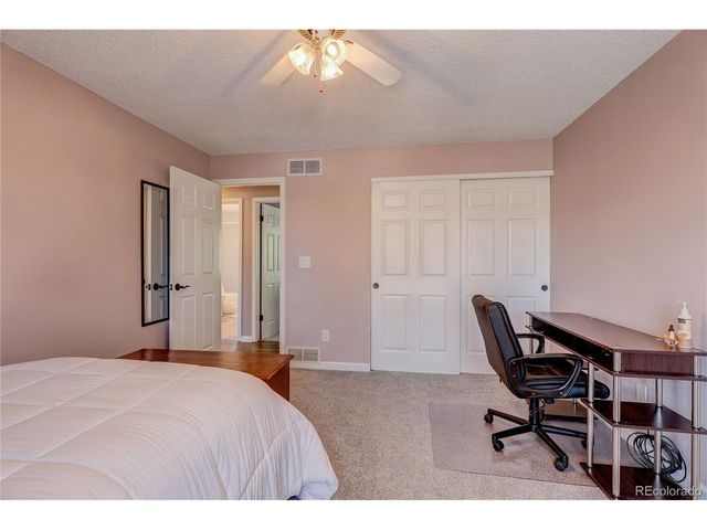 572 E Long Cir, Centennial, CO 80122