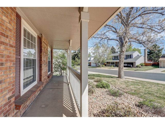 572 E Long Cir, Centennial, CO 80122