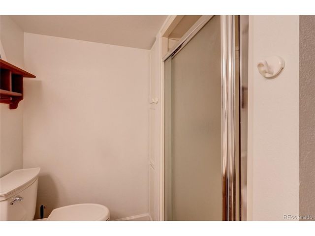 572 E Long Cir, Centennial, CO 80122