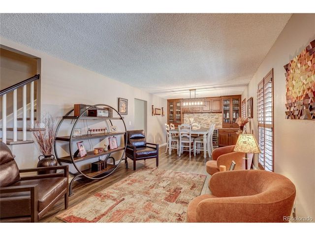 572 E Long Cir, Centennial, CO 80122