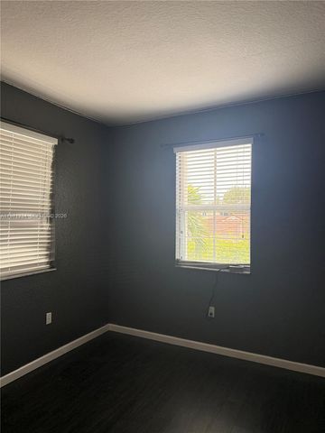 3951 NE 13th Dr, Homestead, FL 33033