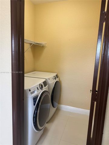 3951 NE 13th Dr, Homestead, FL 33033