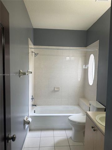 3951 NE 13th Dr, Homestead, FL 33033