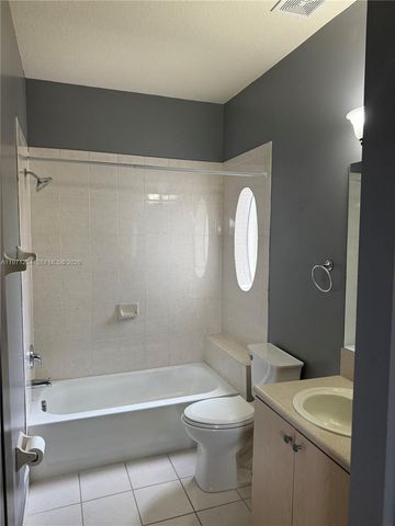 3951 NE 13th Dr, Homestead, FL 33033