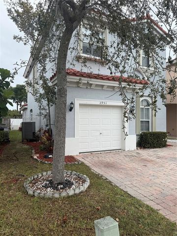 3951 NE 13th Dr, Homestead, FL 33033