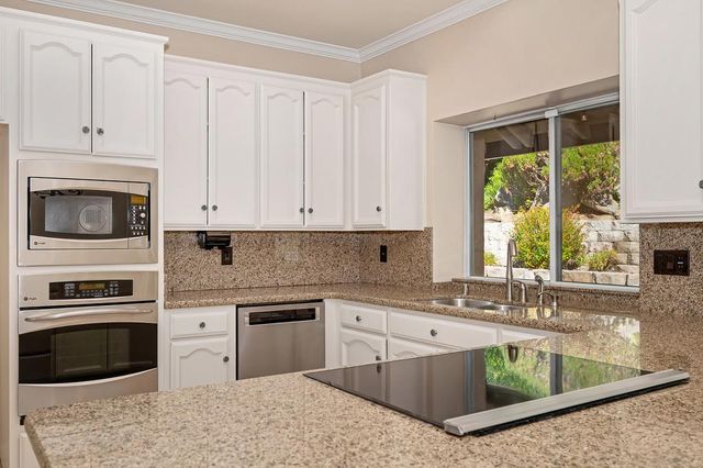 106 Woodview Ct, Folsom, CA 95630