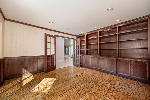 106 Woodview Ct, Folsom, CA 95630