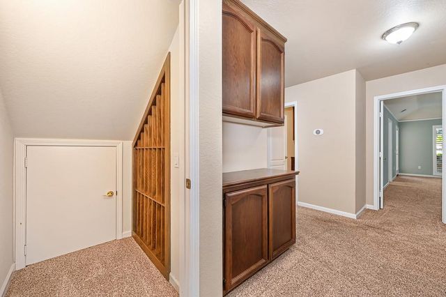 106 Woodview Ct, Folsom, CA 95630