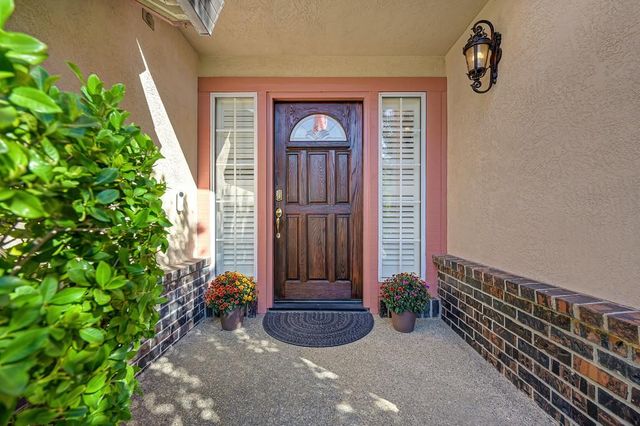 106 Woodview Ct, Folsom, CA 95630